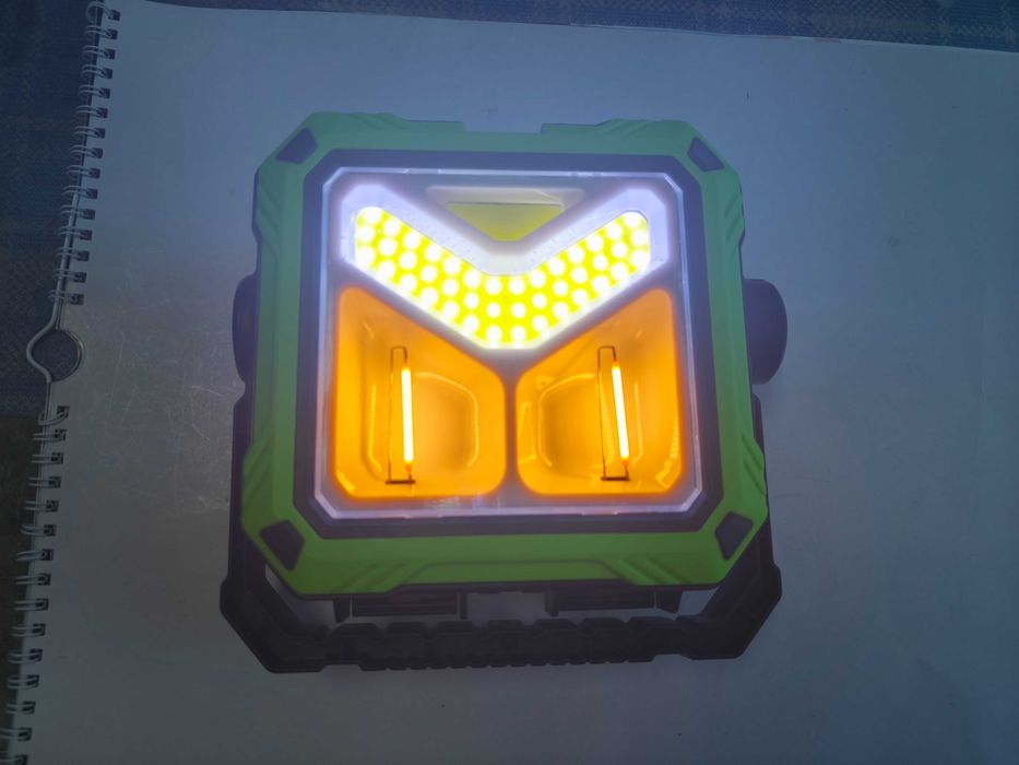 Lampa de lucru portabil cu acumulator si scule