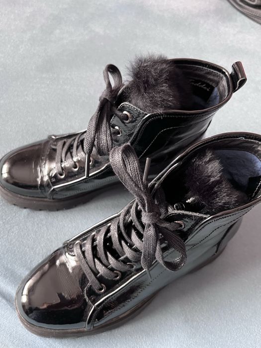 Дамски боти от естествена кожа, лачени