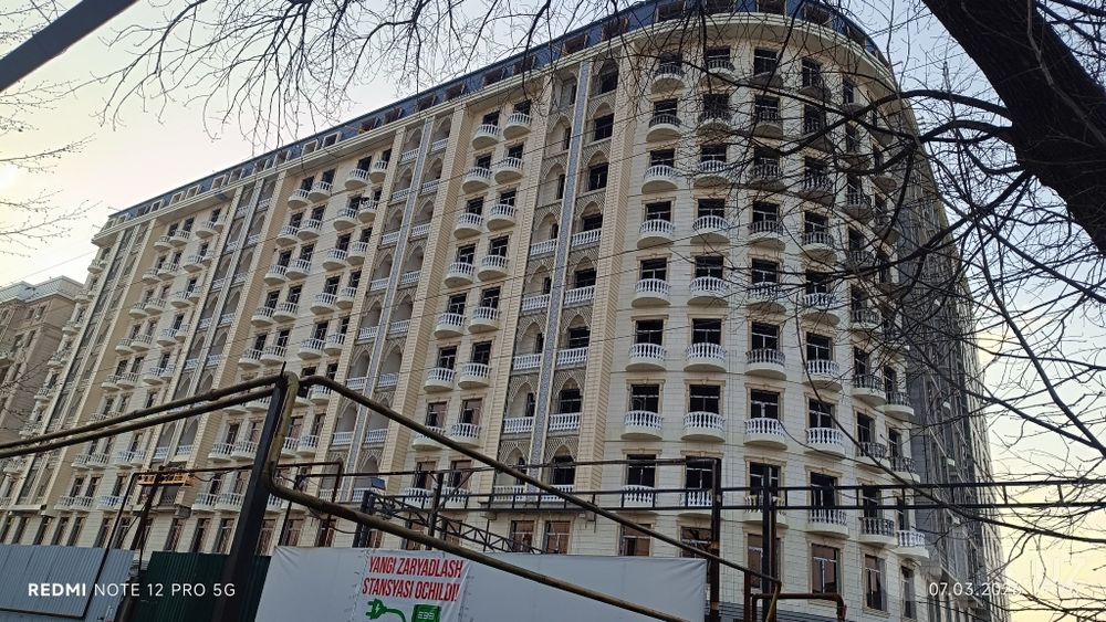 Feruza massive da 65 m² li xonadon sotiladi