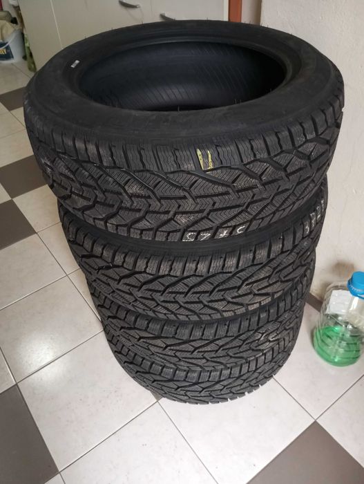 Зимни гуми Tigar Snow 225/55/17 DOT 3725 Чисто нови 4 броя