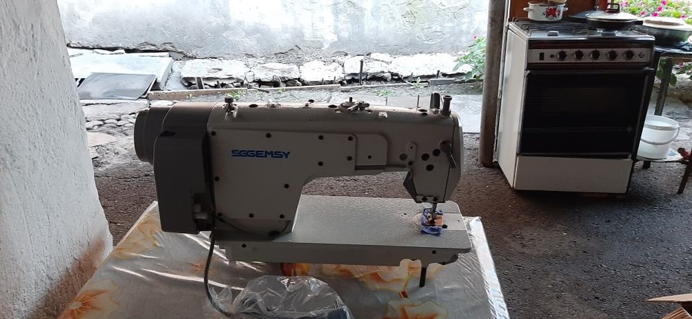 швейная машинка SGGEMSY со столом
