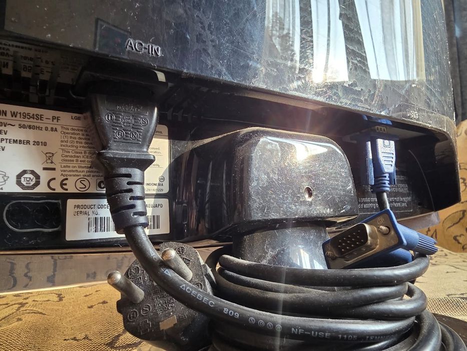 Монитор LG 2010 года, почти даром