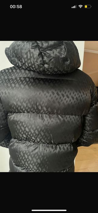 geaca boss disponibil s m l xl xxl