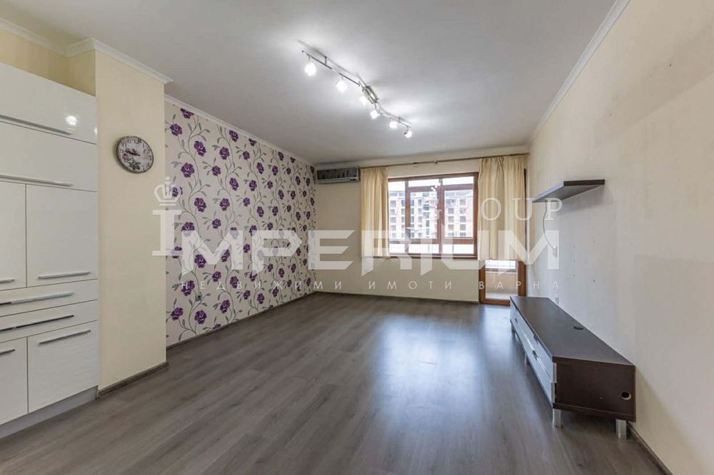 Продава се Тристаен апартамент в Варна, Възраждане 4 - 115 кв.м за 1042 €/кв.м - Снимка #3