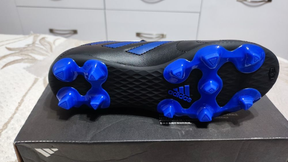 Детски бутонки adidas