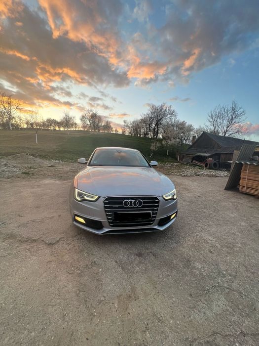 Vând Audi A5 an 2015
