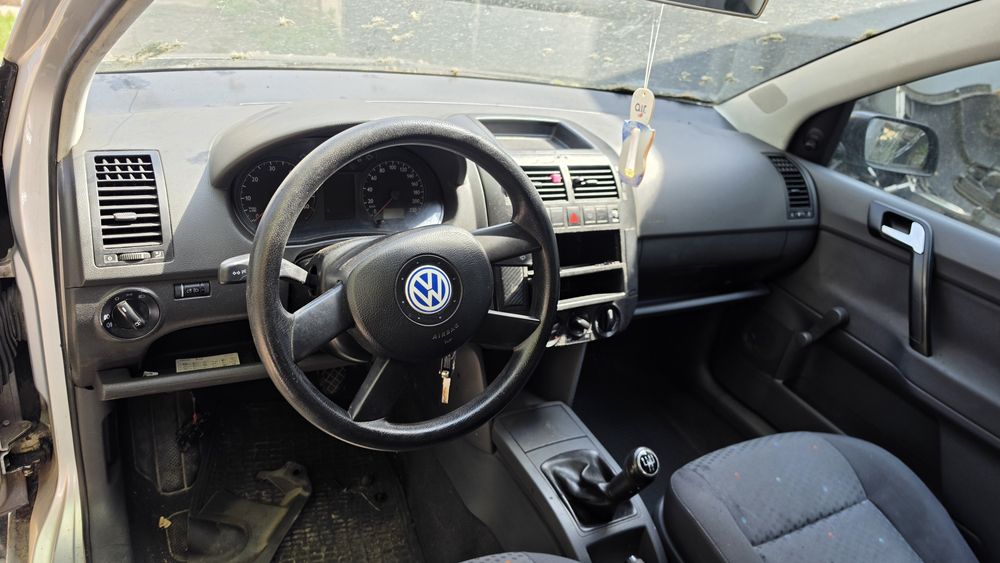 Dezmembrez polo 2002