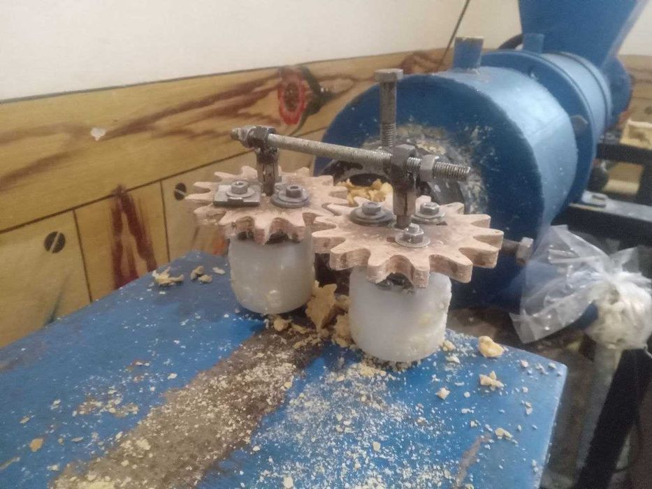 Kir sovun aparat, sovun chiqaradigan mashina, sovun oparat