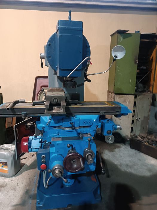 Продам станок фрезерный 6Р11