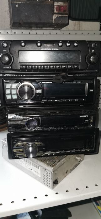 Radio casetofon cd player auto parot