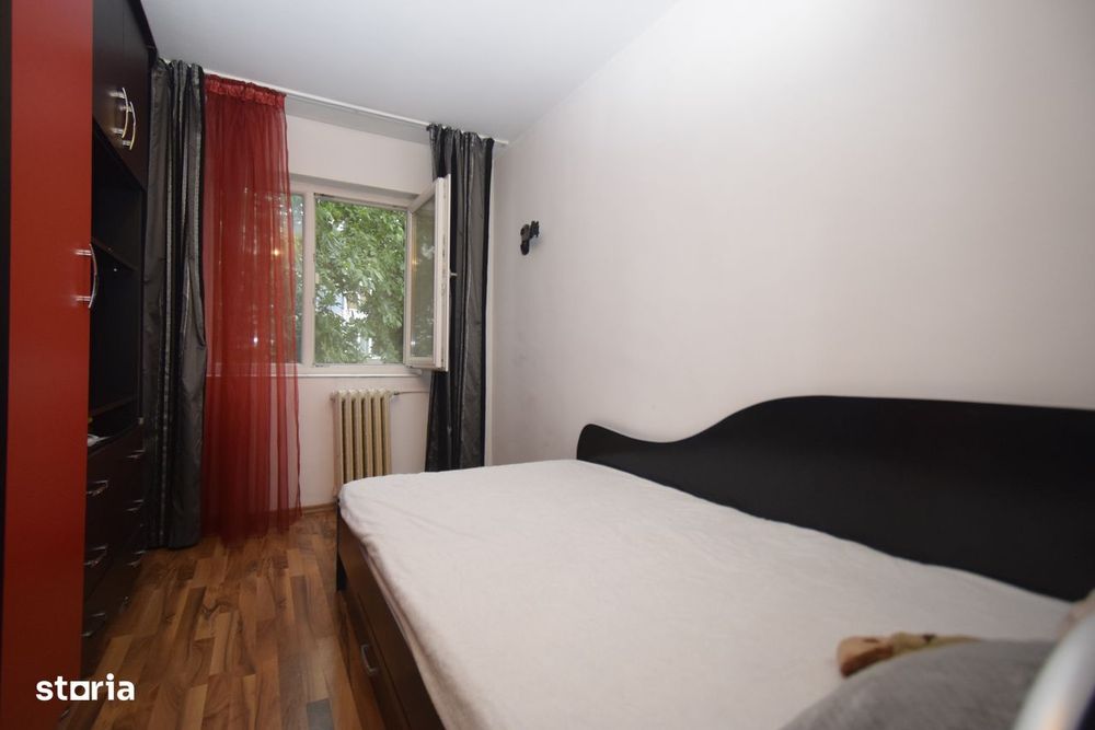 Apartament 4 camere, balcon, Rovine, Craiova