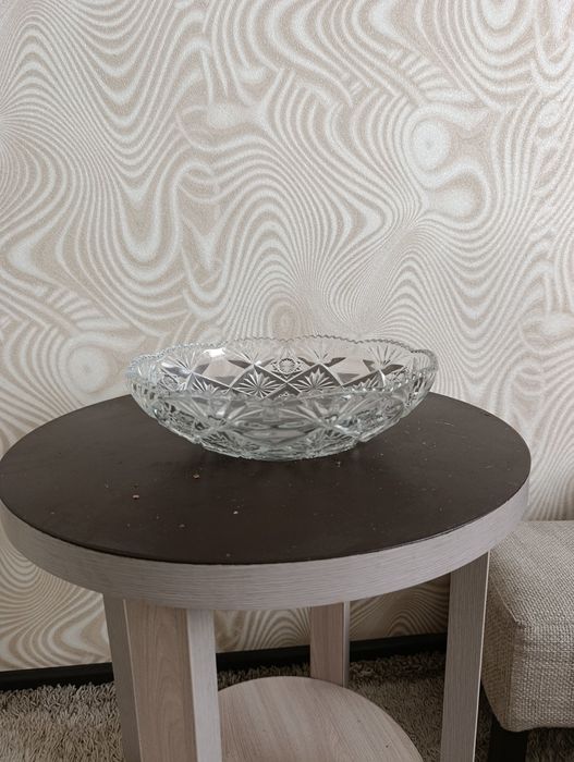 Продам хрустальную вазу