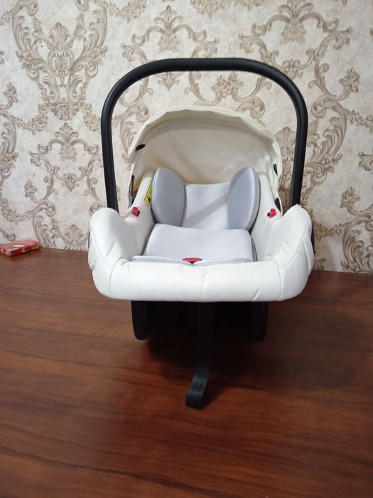 Bolalar avto kreslosi