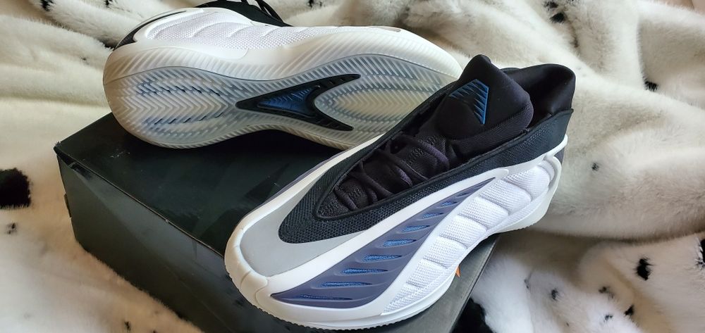 Кросовки adidas oригинал, скидка 40% В ПРОДАЖИ ТОЛЬКО АВГУСТ