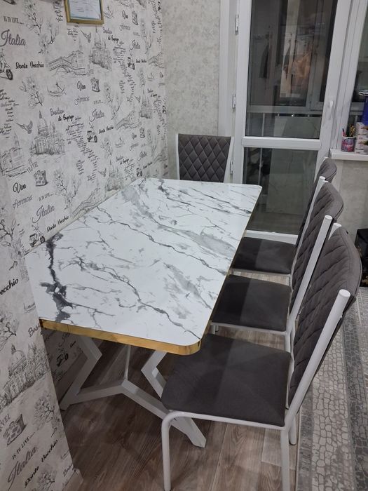 Продам стол с стульями 6 шт