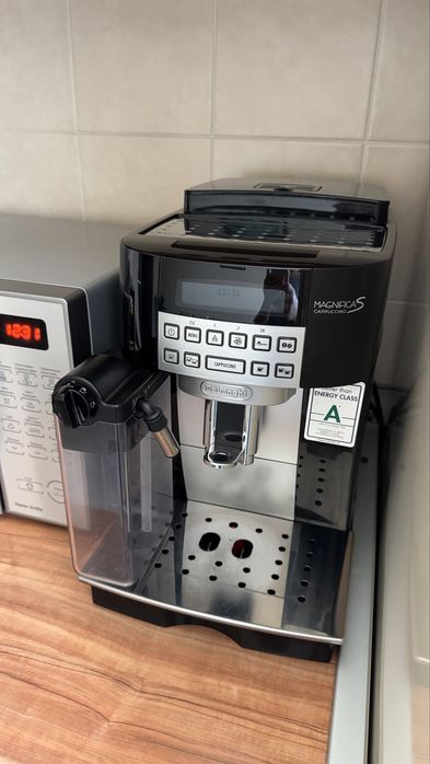 Кофемашина Delonghi Magnifica S