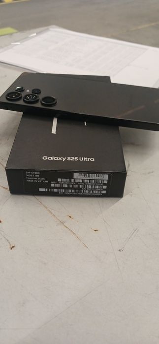 Vând samsung galaxy s25 ultra 16g 1t