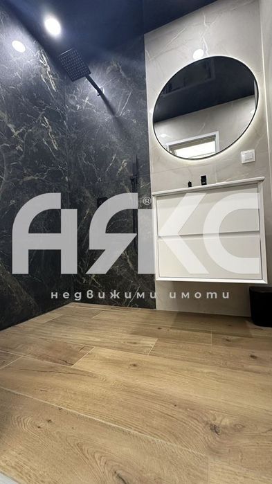 Едностаен луксозно обзаведен апартамент в кв. Карпузица - до НВУ