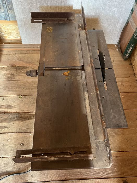 Деревообрабатывающий станок