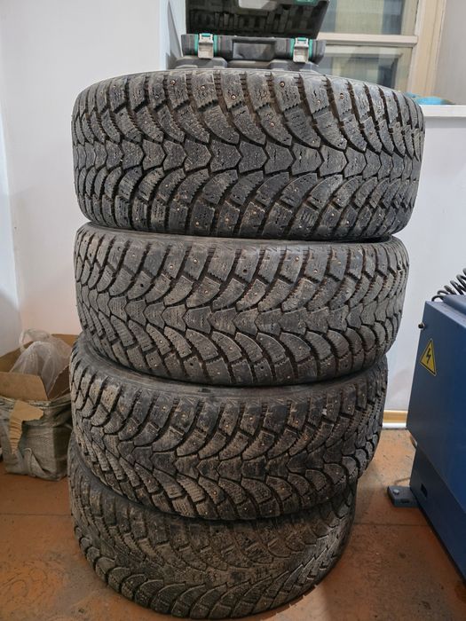 Продам комплект шины с дисками