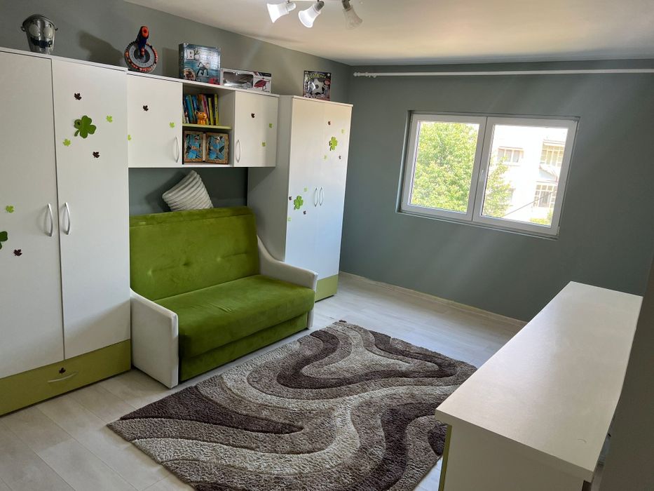 Închiriez apartament