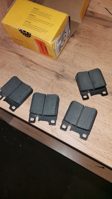 Продам колодки на мерс