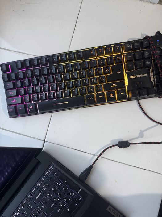 Red square клавиатруа с RGB подсветской