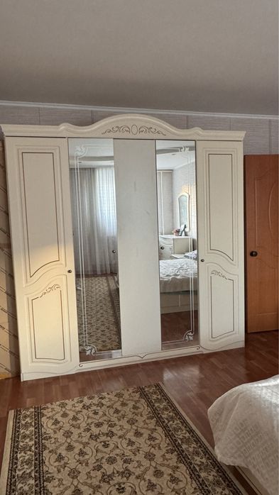 Продам спальный гарнитур