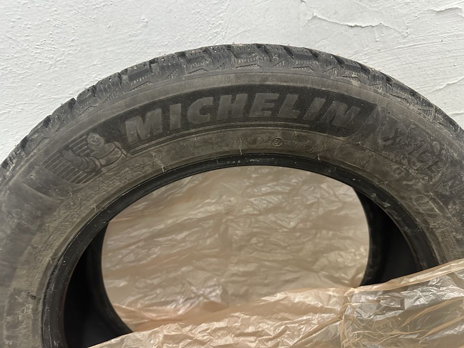 Продам шины Michelin R20