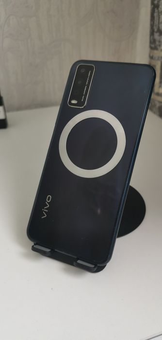 Продам телефон vivo y12