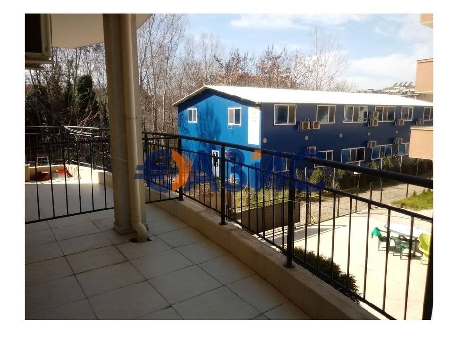 Двуетажна офис сграда в центъра на к.к. Слънчев бряг , област. Бургас,