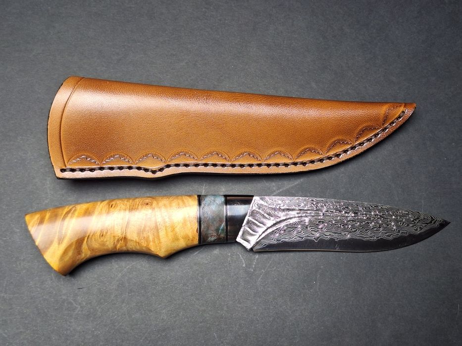 Ловен нож от дамаска стомана VG10 с кожена кания