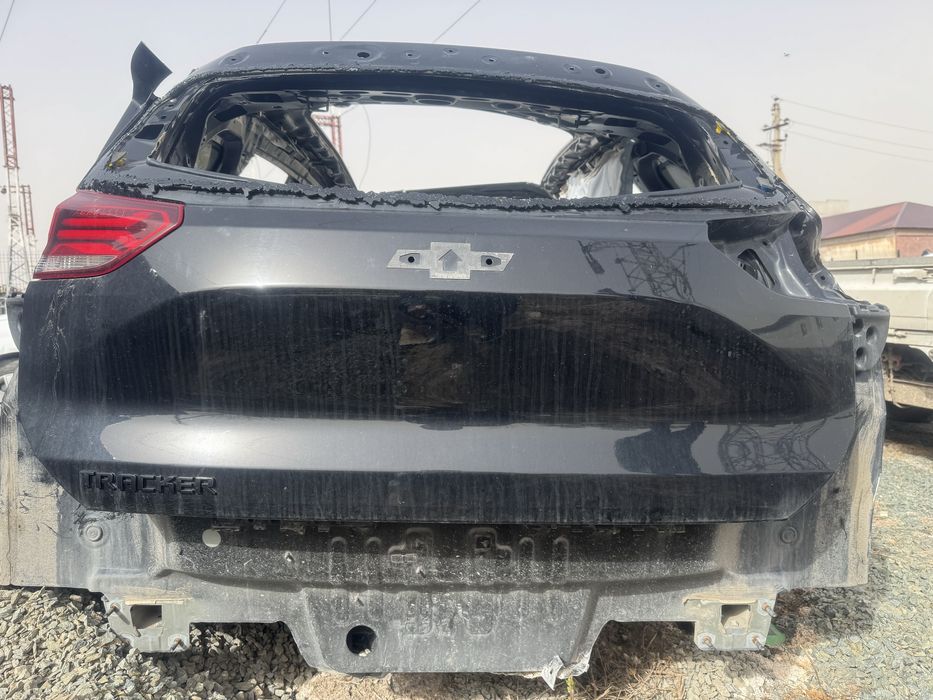 Трекер задний капот родной