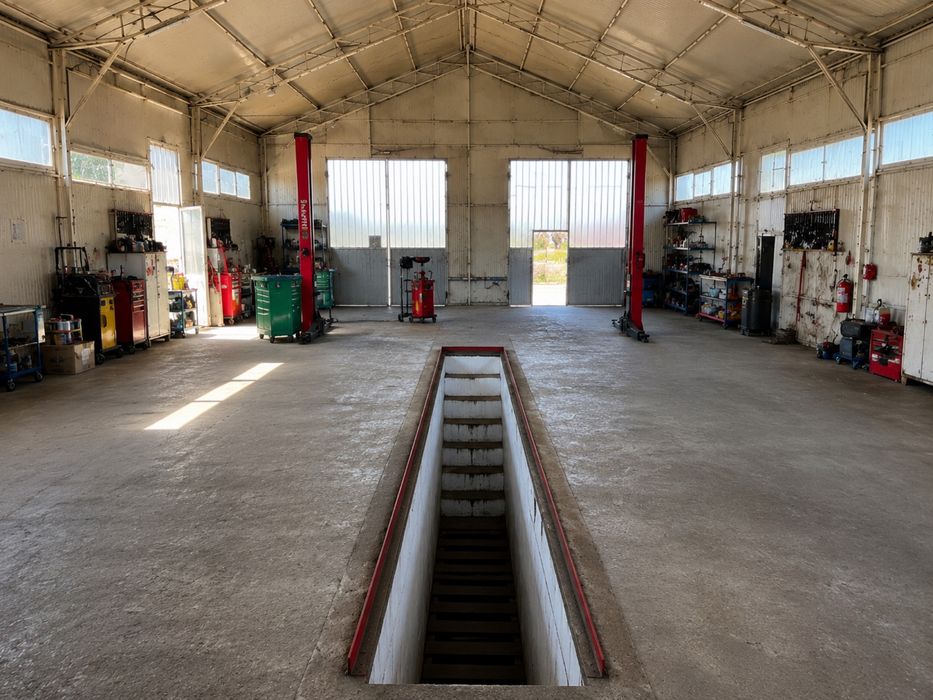 Hală service auto / spații industriale de închiriat – suprafețe între 100 și 400 mp