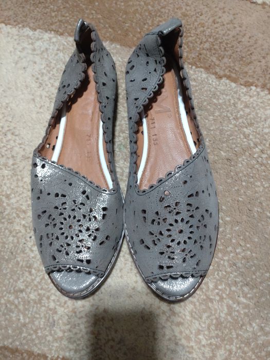 Новая кожаная обувь