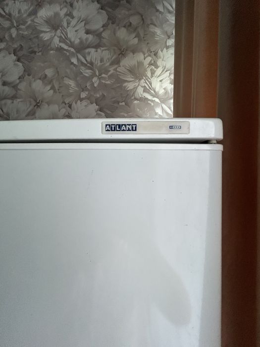 Продам холодильник фирма Атлант
