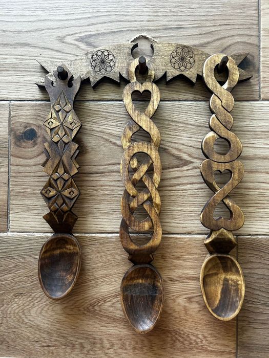 Linguri sculptate traditionale/rustice