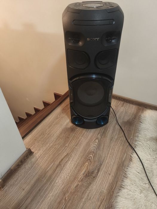 Boxa  Sony all in one model MHC V42D