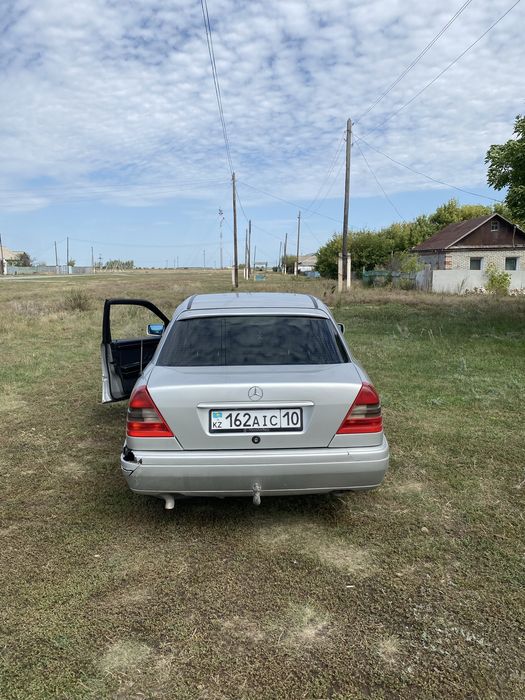 Мерседес с 180 202 состаяние хорошый