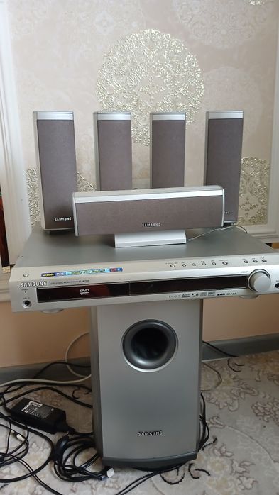 Domashniy kinoteatr Samsing 100 ga