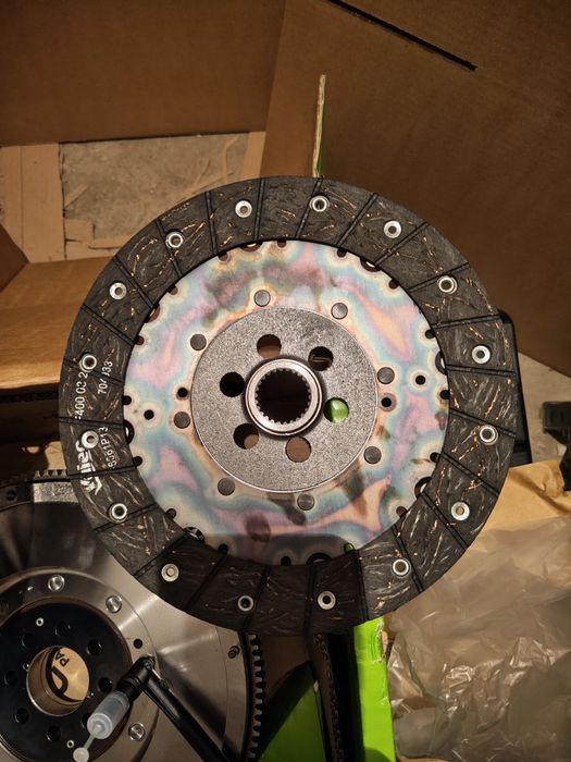 Vând ambreiaj cu volanta masa dubla Vw T5 motor 2.5 cod 837344
