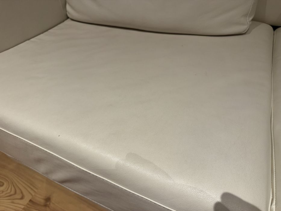 Canapea extensibila din piele crem