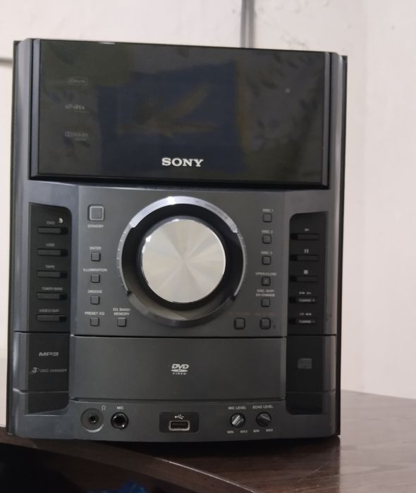 Продается музыкальный центр SONY