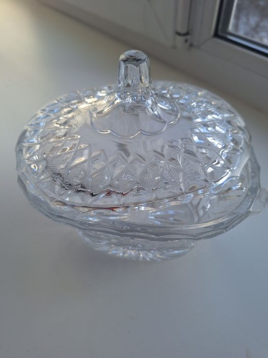 Хрустальная сахарница