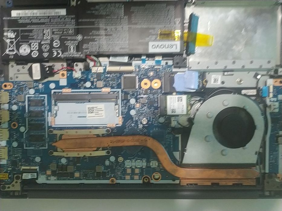 Ноутбук Lenovo V14-IIL (i5) на запчасти / под восстановление