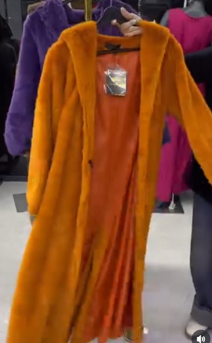 Шубы женские новые