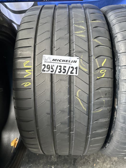 295/35/21 Michelin