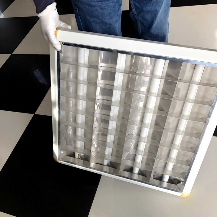 Продавам осветителни тела