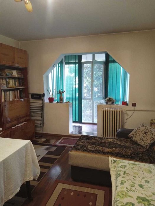 Particular vand apartament 4 camere in Rovine