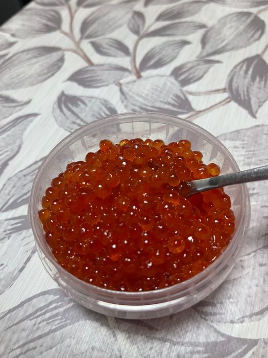 Икра красная,форелевая.
